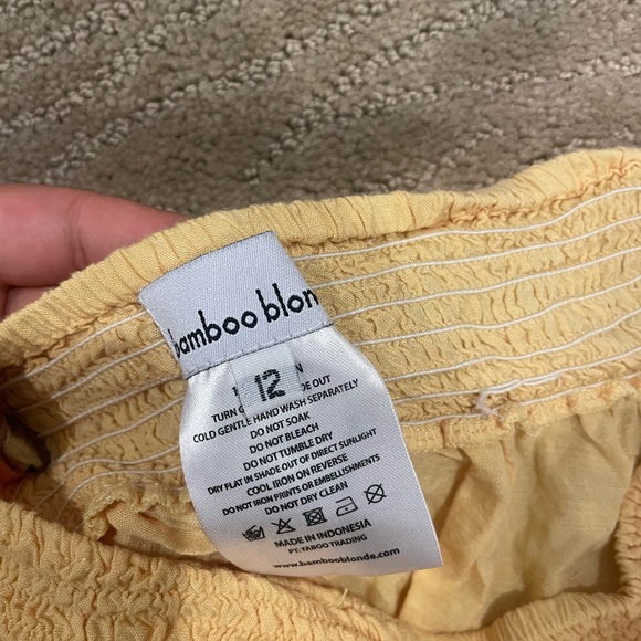 Yellow ruffle skirt - Picture 2 of 2